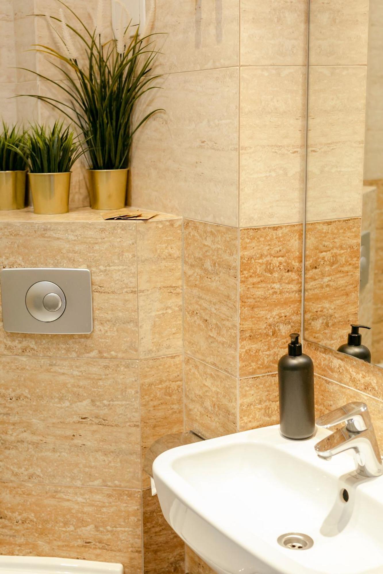 Plac Konstytucji 6 Orange - Apartament Dla 4 Osob - Bezplatny Parking - Free Parking - Piekny Widok Na Panorame Warszawy Varşova Dış mekan fotoğraf